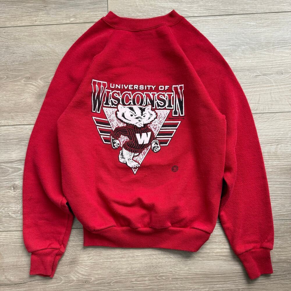 Vintage Kids University of Wisconsin red crewneck sweatshirt size medium 10/12 - Picture 1 of 8